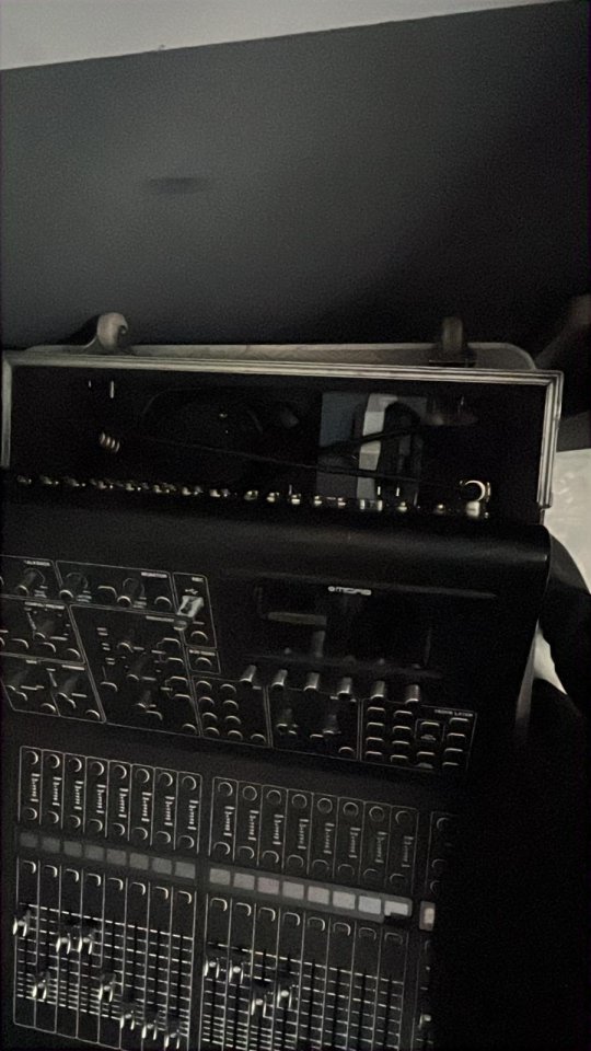 Mesa de sonido M32R Live