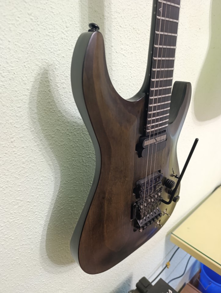 Schecter Apocalypse C1 FR S Rusty Gray de segunda mano · Foto 4 de 7 · Cantabria · 1050 €