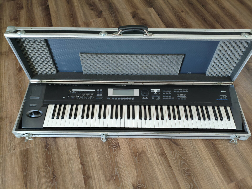 Korg Tr + flightcase