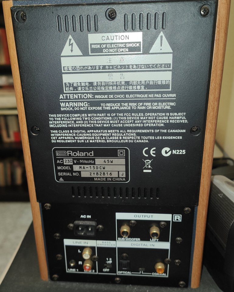 Monitores Cakewalk Roland MA15D Active SPDIF Black