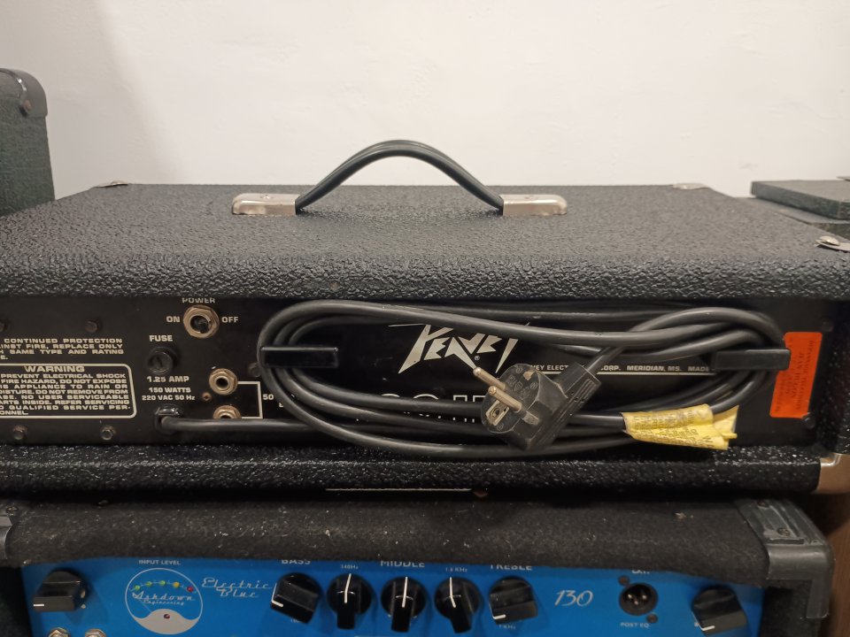 Peavey MP-4 Mark III de segunda mano · Foto 7 de 7 · Málaga · 100 €