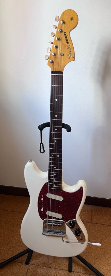 Fender Mustang Japan 2019 de segunda mano · Foto 3 de 6 · Barcelona · 1400 €
