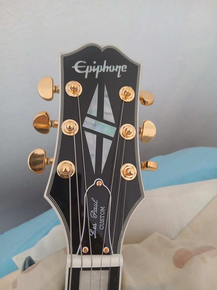 Vendo Epiphone Les Paul Custom Ebony de segunda mano · Foto 3 de 4 · Barcelona · 500 €