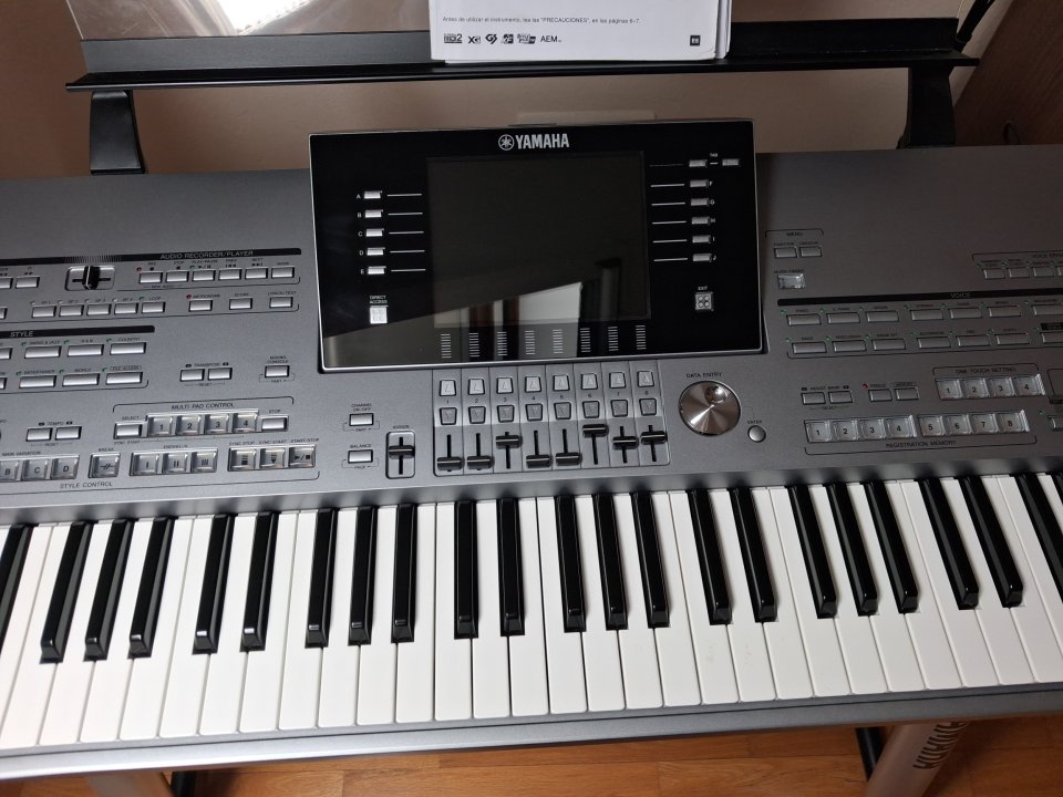 Teclado Yamaha Tyros-5 76 teclas. de segunda mano · Foto 3 de 10 · Murcia · 1750 €
