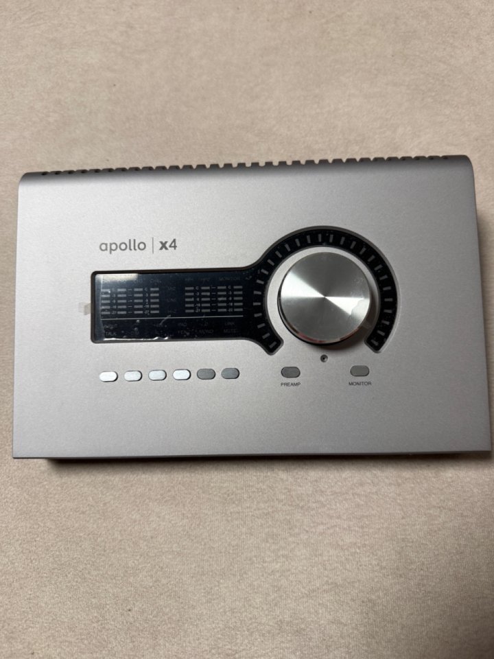 Apollo x4 Gen 2 ((Universal audio) de segunda mano · Foto 1 de 9 · Sevilla · 1250 €
