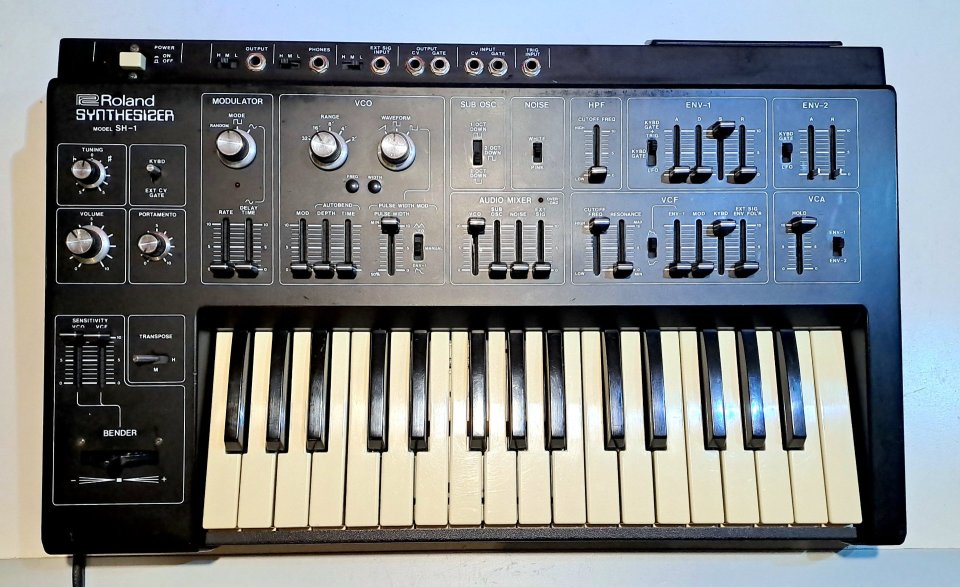Roland SH1