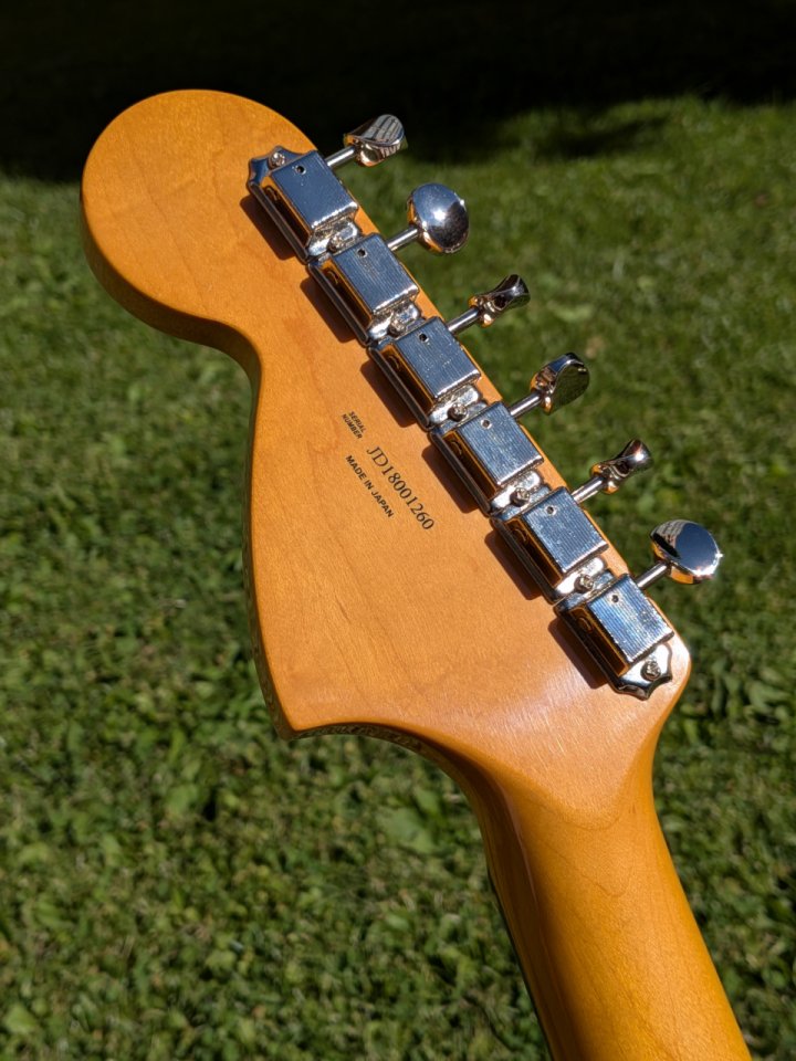 Fender Made in Japan Traditional ’70s Mustang - Candy Apple Red - IMPECABLE de segunda mano · Foto 4 de 10 · Madrid · 1150 €