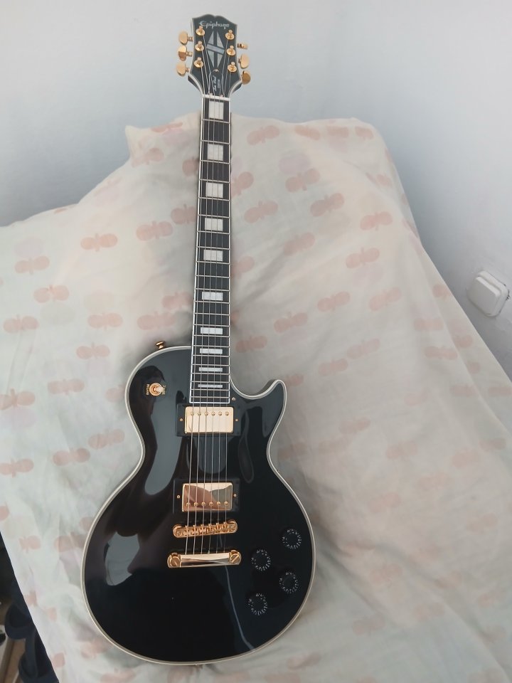 Vendo Epiphone Les Paul Custom Ebony de segunda mano · Foto 1 de 4 · Barcelona · 500 €