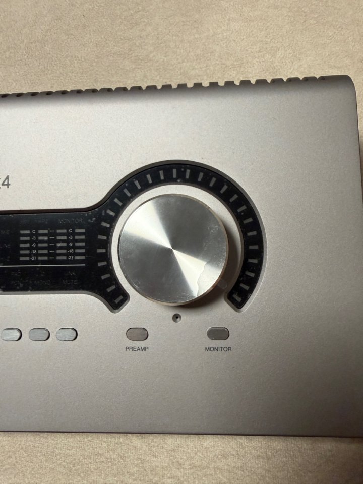 Apollo x4 Gen 2 ((Universal audio) de segunda mano · Foto 2 de 9 · Sevilla · 1250 €