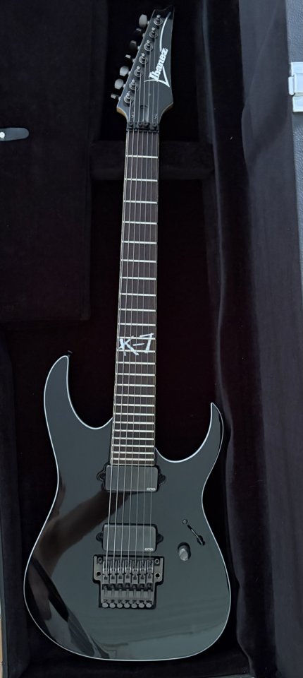 Ibanez Prestige K7 (7 Cuerdas) de segunda mano · Foto 4 de 7 · Barcelona · 1299 €