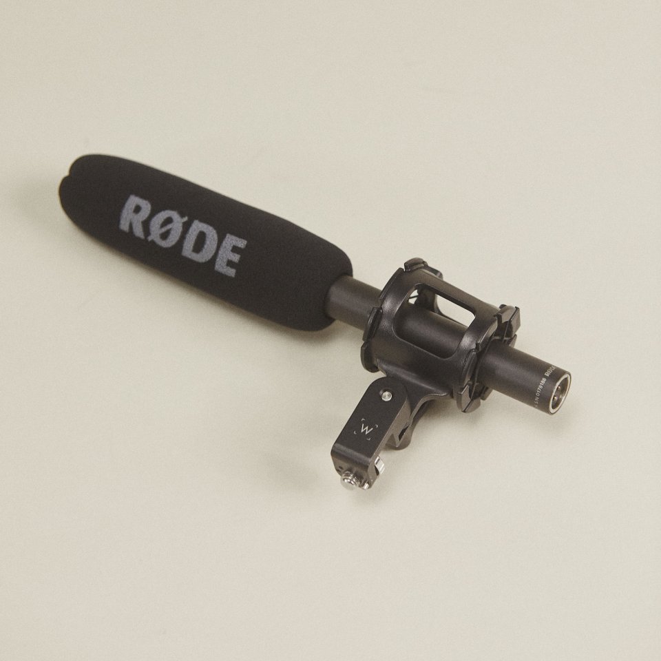 RODE NTG 2 + Wooden Camera Shock Mount
