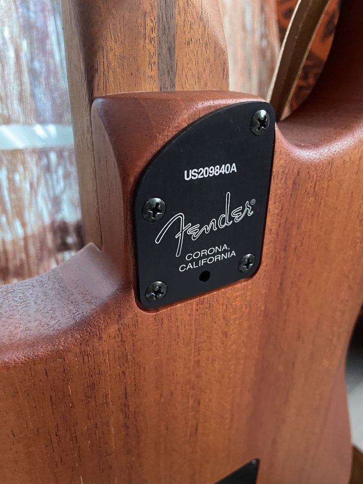 Hazme una oferta Guitarra Híbrida Fender American Acoustasonic Stratocaster (Sunburst) de segunda mano · Foto 8 de 9 · Sevilla · 1450 €
