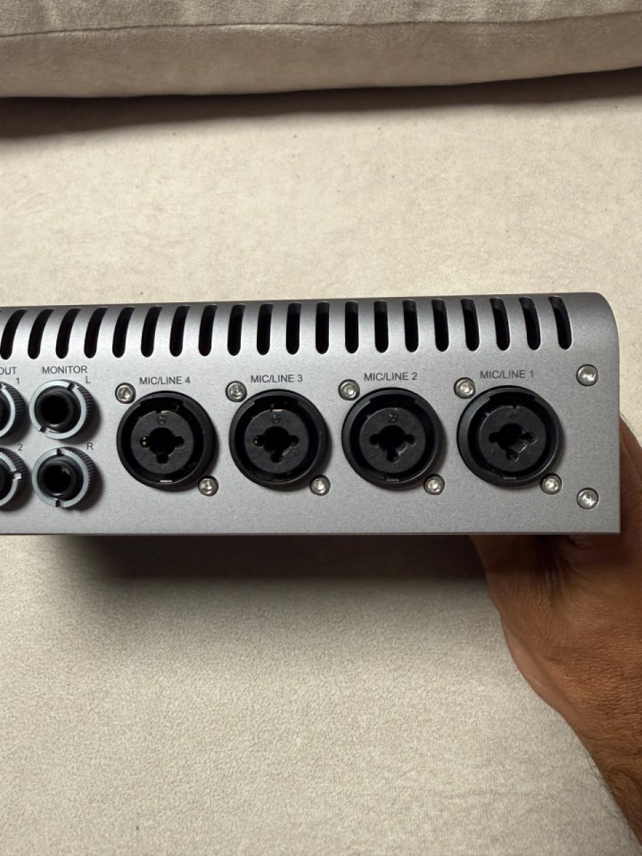 Apollo x4 Gen 2 ((Universal audio) de segunda mano · Foto 5 de 9 · Sevilla · 1250 €