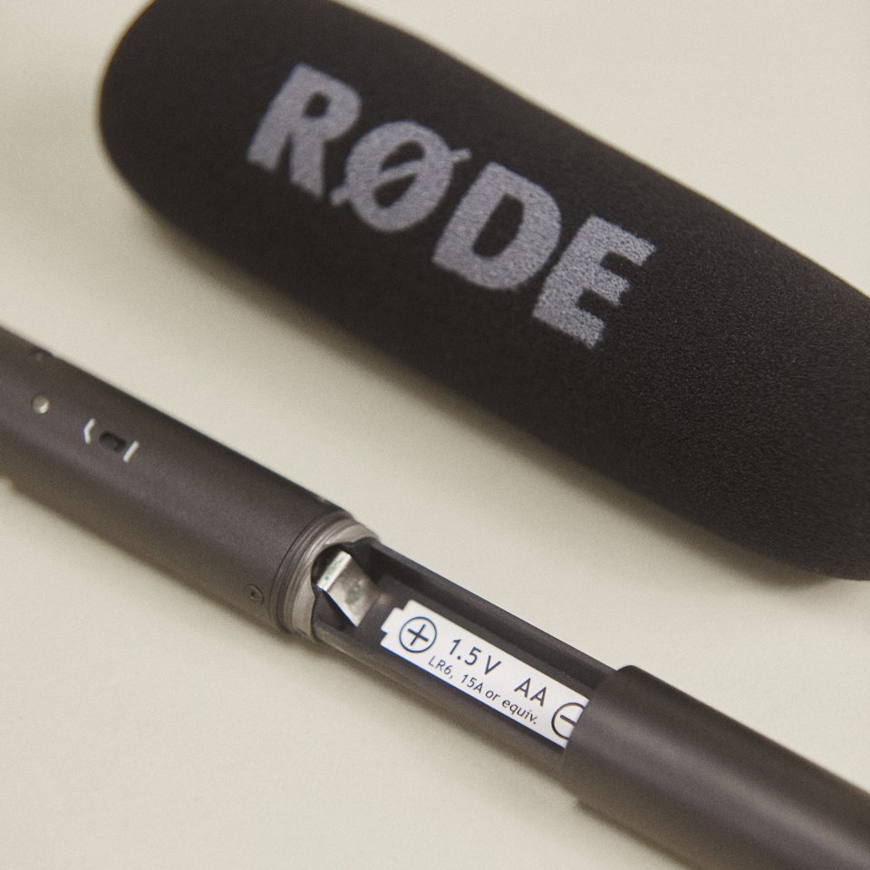 RODE NTG 2 + Wooden Camera Shock Mount