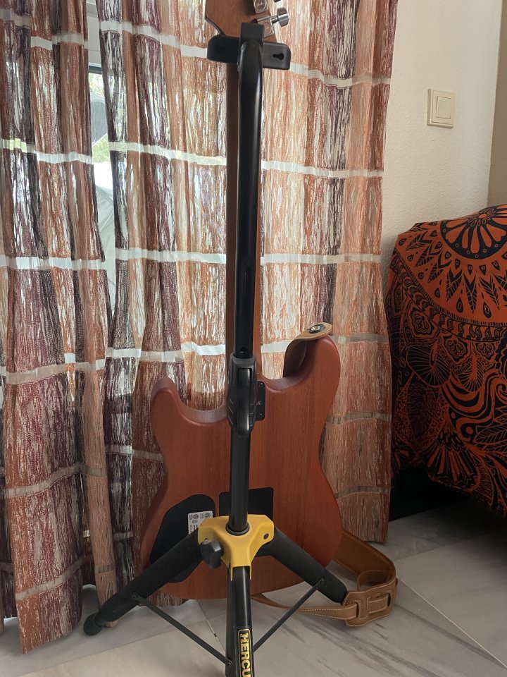 Hazme una oferta Guitarra Híbrida Fender American Acoustasonic Stratocaster (Sunburst) de segunda mano · Foto 9 de 9 · Sevilla · 1450 €