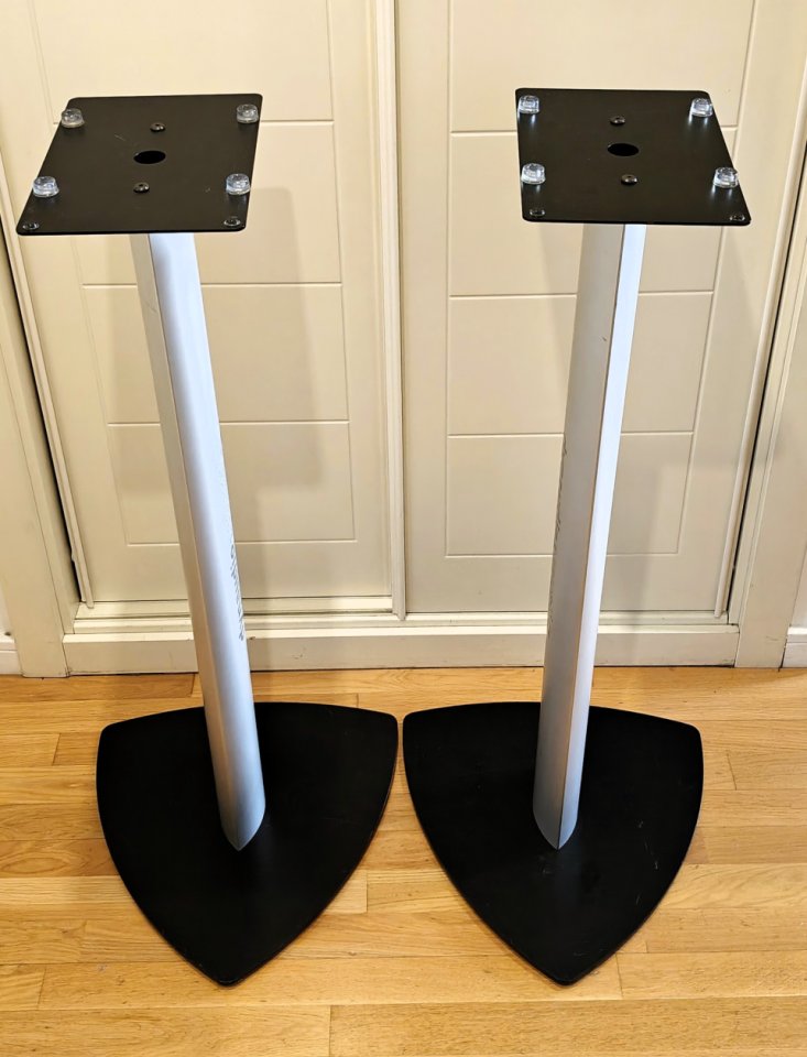 Dynaudio - Soportes para Monitores de Estudio