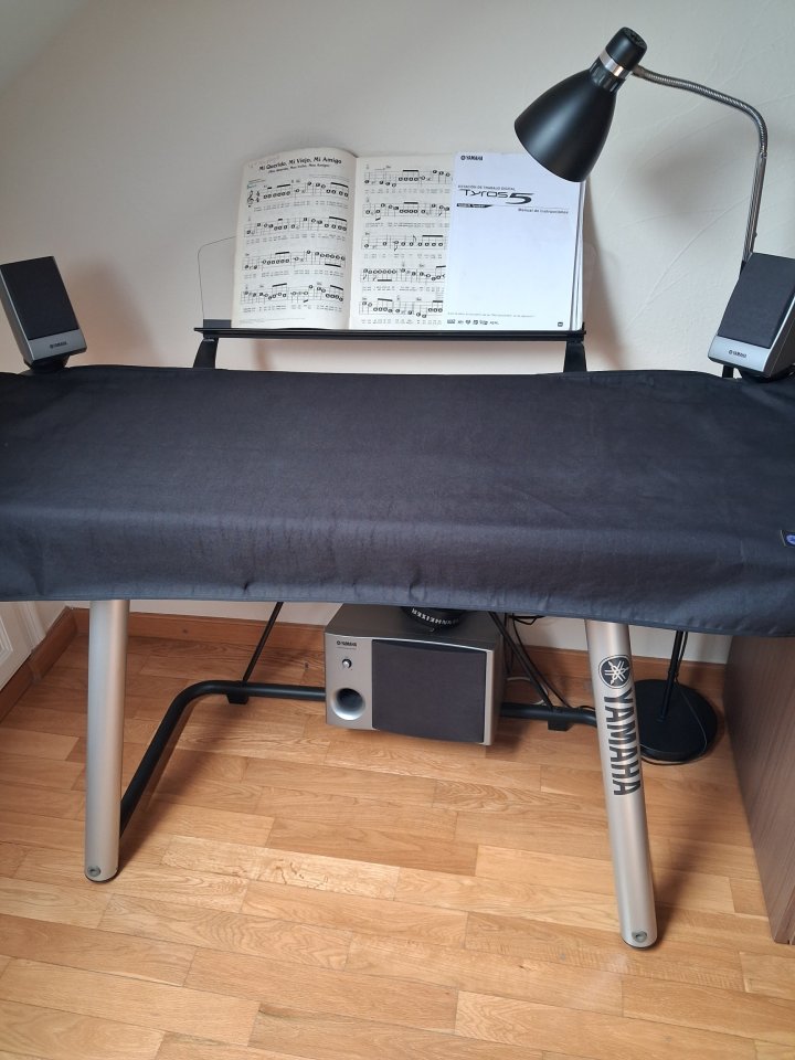 Teclado Yamaha Tyros-5 76 teclas. de segunda mano · Foto 10 de 10 · Murcia · 1750 €