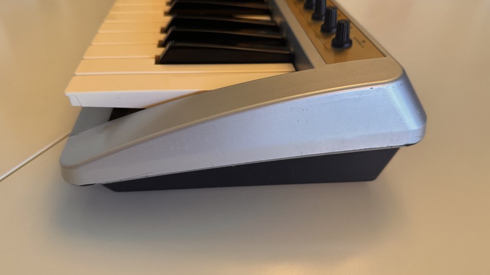 Teclado Midi Evolution MK-361 + Flightcase de segunda mano · Foto 3 de 10 · Cáceres · 180 €