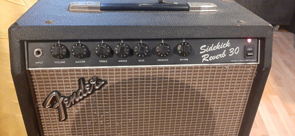Fender Sideckick Reverb 30 de segunda mano · Foto 2 de 8 · Barcelona · 180 €