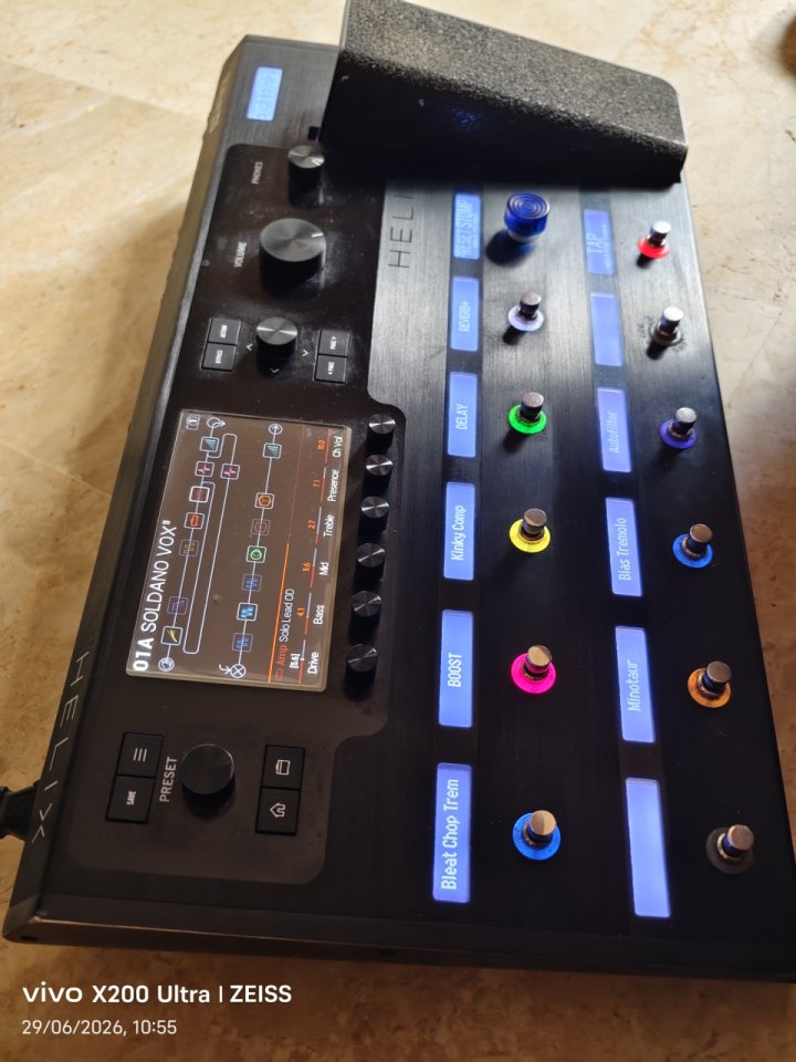 Line 6 Helix Floor, de segunda mano · Foto 2 de 10 · Sevilla · 820 €