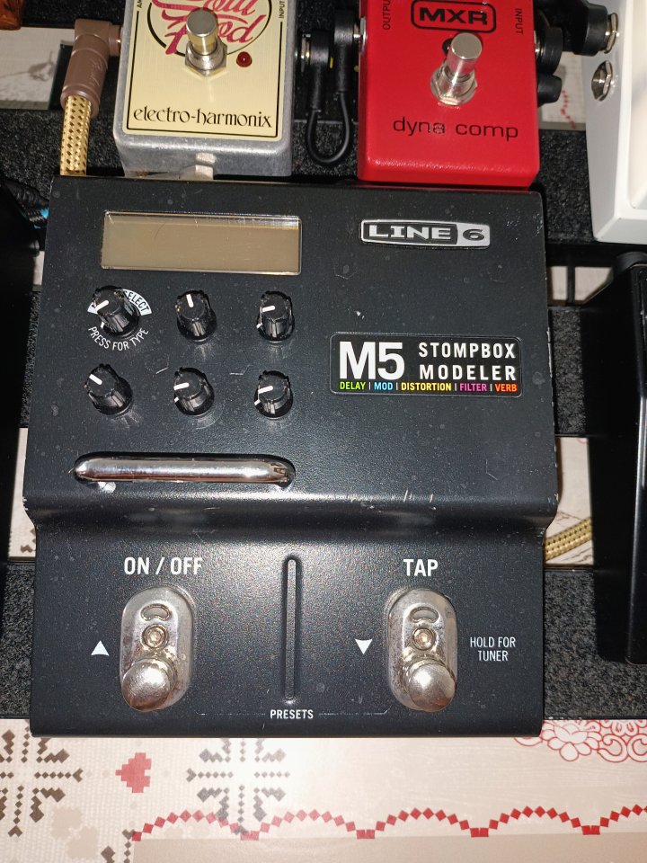 Pedales varios!!! Ofertón si te la llevas entera.