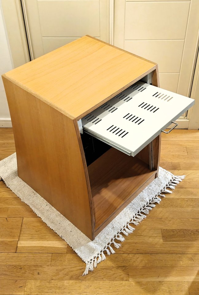 Mueble Rack de Madera | 19" | 14U | Incluye Bandejas Metálicas