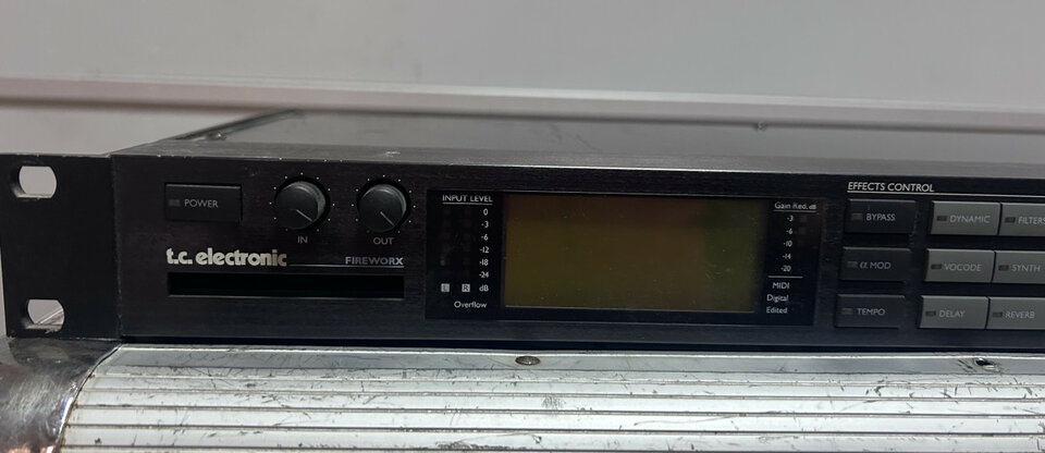 Multi Efecto TC ELECTRONIC FIREWORX