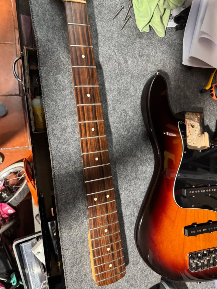 Fender jazz bass v 1997 sunburst de segunda mano · Foto 9 de 9 · Valladolid · 1550 €