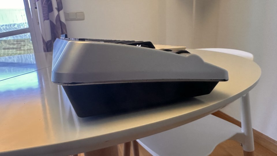 Teclado Midi Evolution MK-361 + Flightcase de segunda mano · Foto 5 de 10 · Cáceres · 180 €