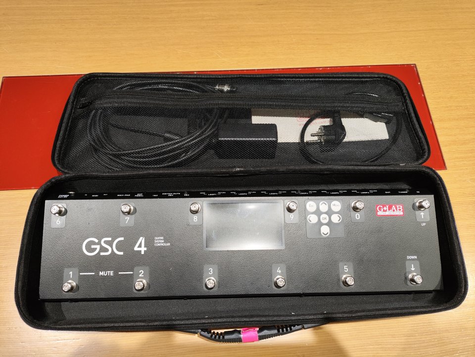 Controlador MIDI G-LAB GSC 4 guitarra bajo pedales de segunda mano · Foto 4 de 10 · Barcelona · 350 €