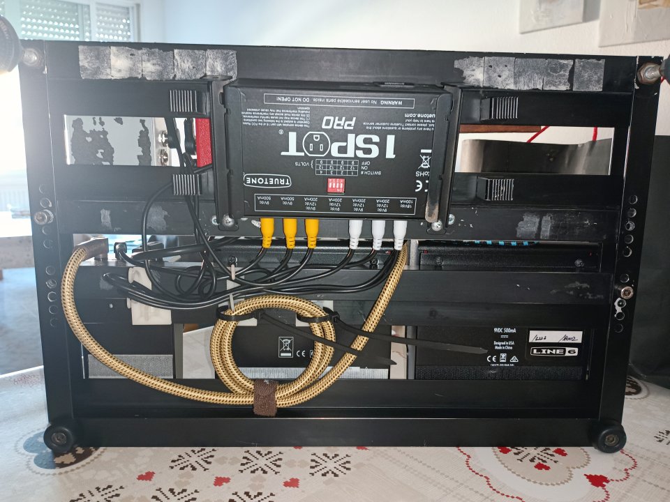 Pedales varios!!! Ofertón si te la llevas entera.