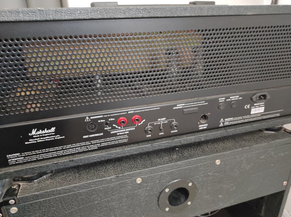 Marshall JCM 2000 TSL60 + PANTALLA.