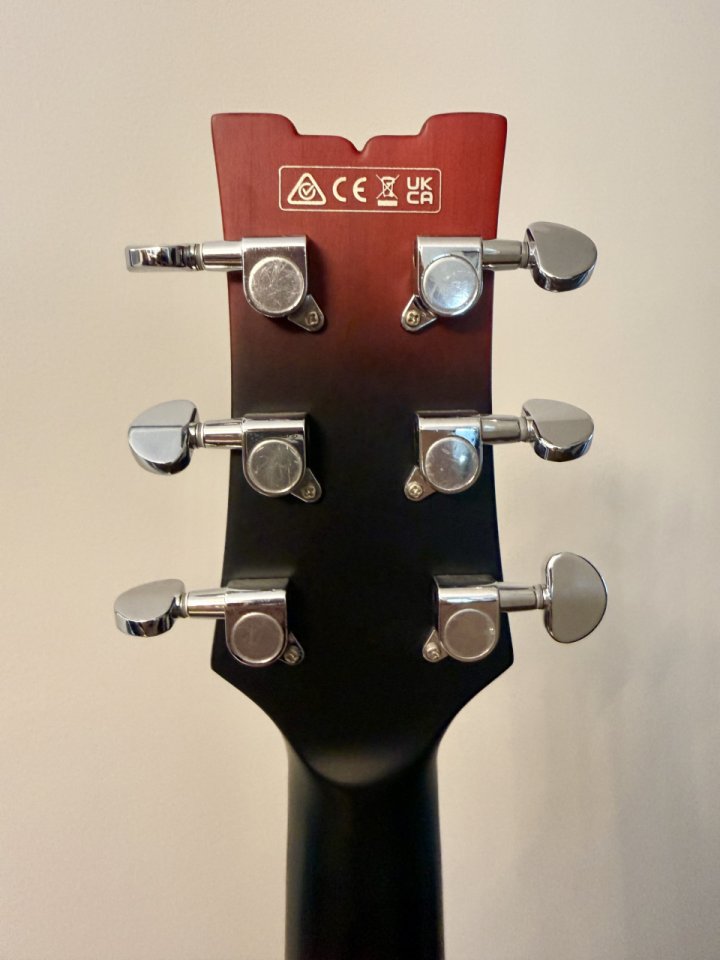 Vendo Ibanez Artcore AM53 SRF Impecable – Mejorada con P90 de segunda mano · Foto 6 de 10 · Valencia · 260 €