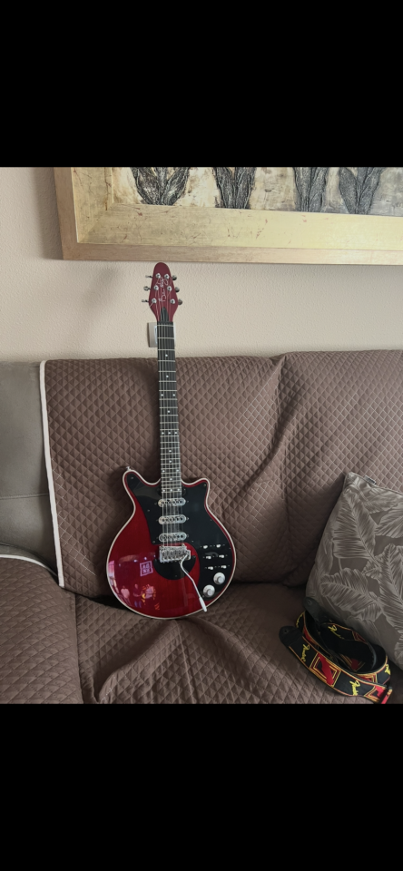 Guitarra BMG Red Special Brian May de segunda mano · Foto 1 de 5 · Sevilla · 700 €