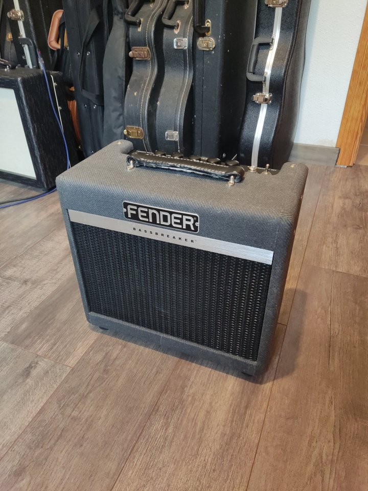 Fender Bassbreaker 007 combo