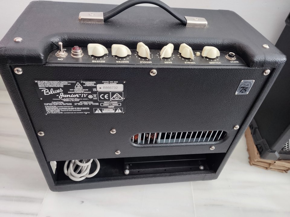 Fender Blues Junior IV de segunda mano · Foto 2 de 6 · Sevilla · 600 €