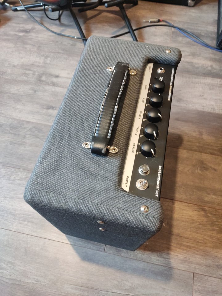 Fender Bassbreaker 007 combo