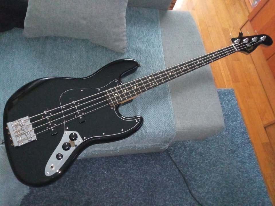 Fender Jazz Bass Player Limited Edition Eb. C/ Lindy Fralin de segunda mano · Foto 5 de 10 · Pontevedra · 630 €