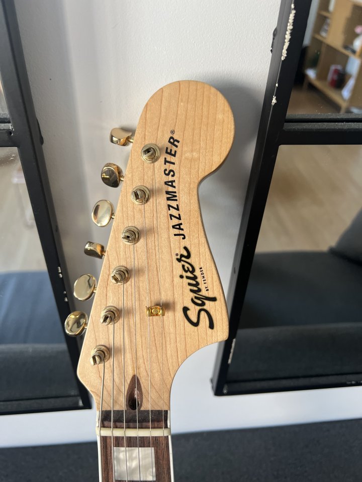Squier Jazzmaster 40th Anniversay Limited Edition de segunda mano · Foto 3 de 4 · Madrid · 429 €