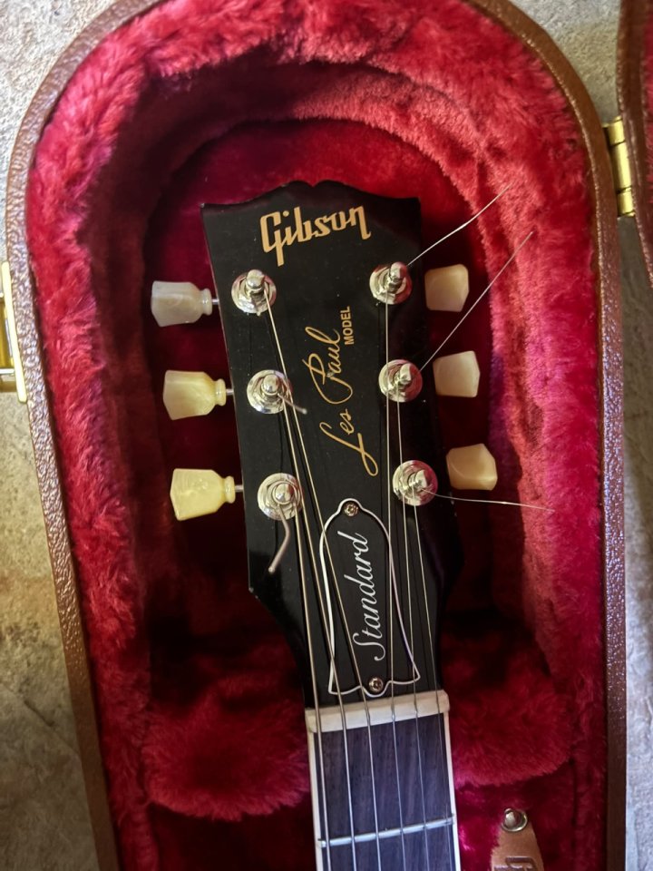 Gibson Les Paul placa standar cherry de segunda mano · Foto 3 de 5 · Madrid