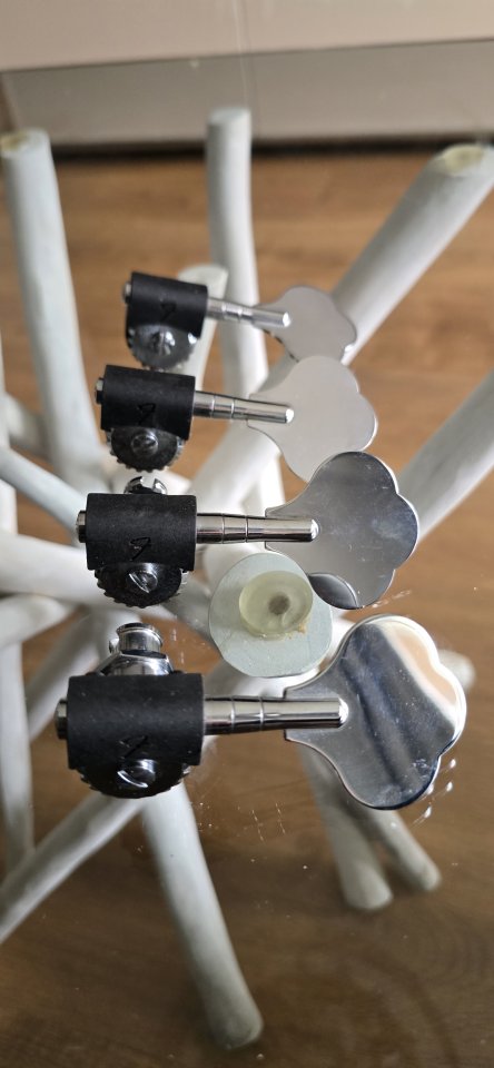 Set clavijeros bajo Fender