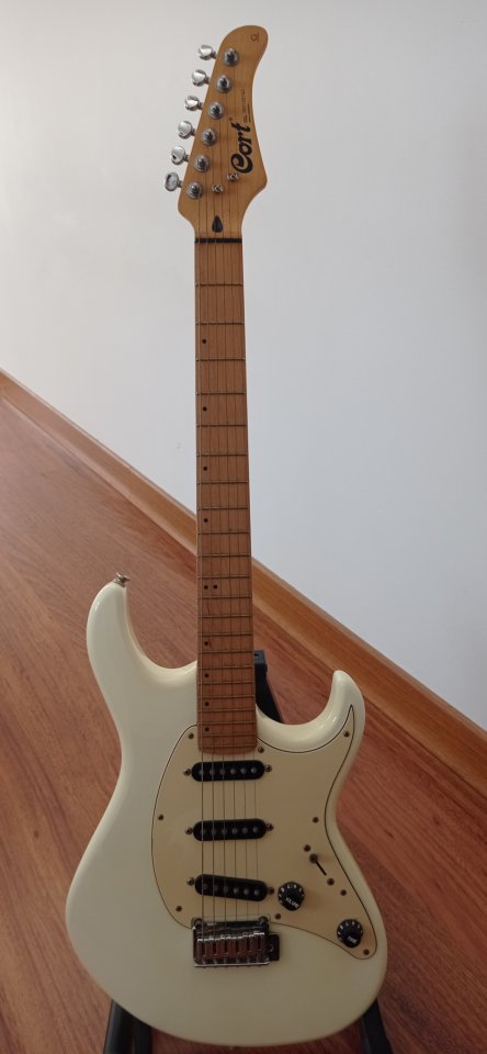 Guitarra eléctrica Cort G 200 modelo antiguo
