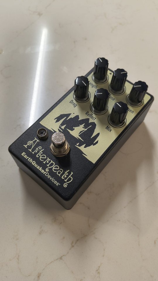 EarthQuaker Devices Afterneath Otherworldly Reverberation Machine V2 de segunda mano · Foto 2 de 4 · Barcelona · 200 €