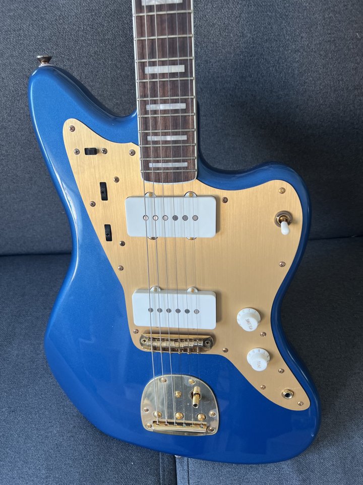 Squier Jazzmaster 40th Anniversay Limited Edition de segunda mano · Foto 4 de 4 · Madrid · 429 €