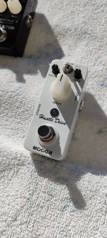 Mooer Hustle Drive = Fulltone OCD (pedal overdrive/distorsión/boost) Como nuevo. de segunda mano · Foto 1 de 3 · Salamanca