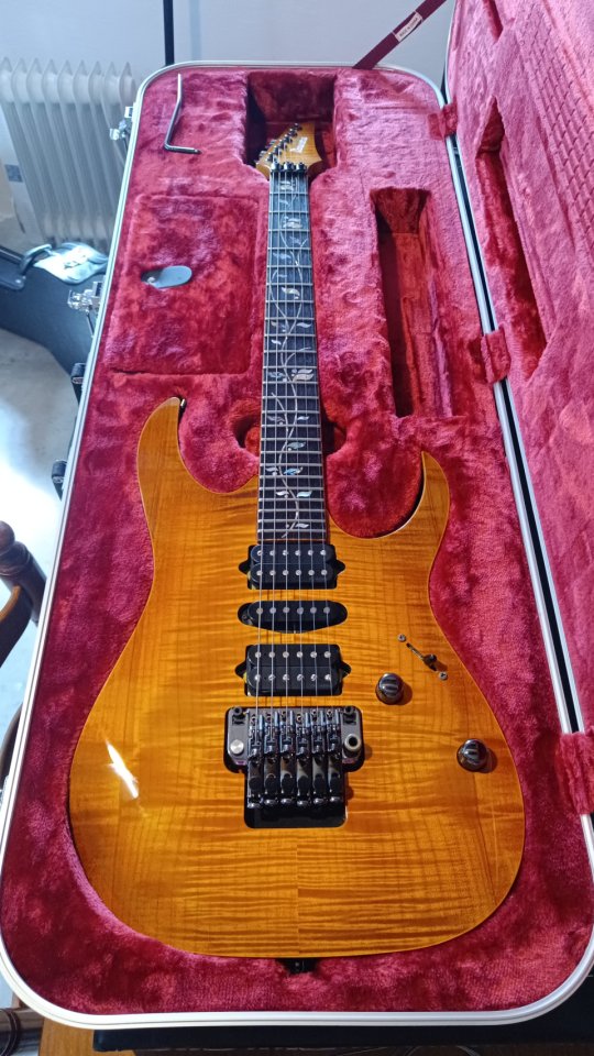 Ibanez RG8570Z J.Custom
