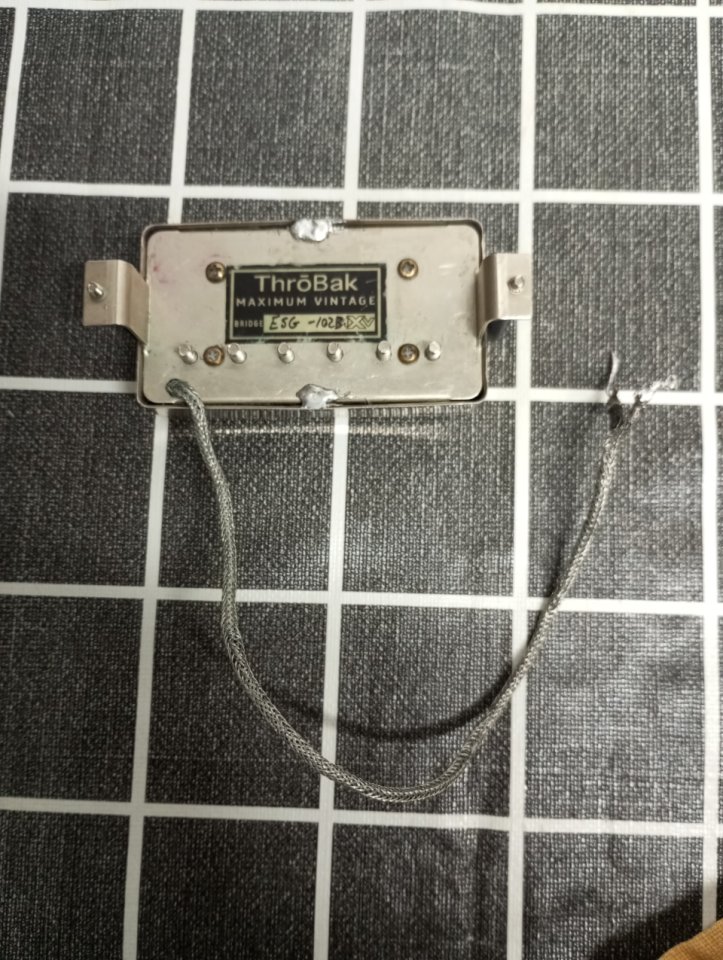 Pastilla de guitarra throbak esg 102 puente