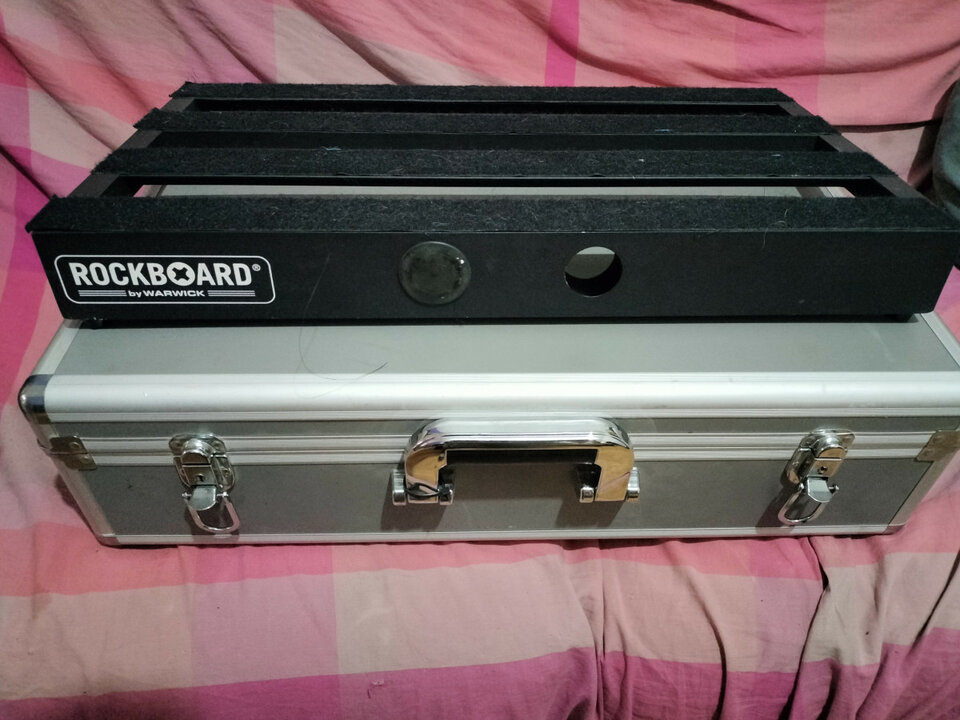 Vendo caja y pedalera envío inc