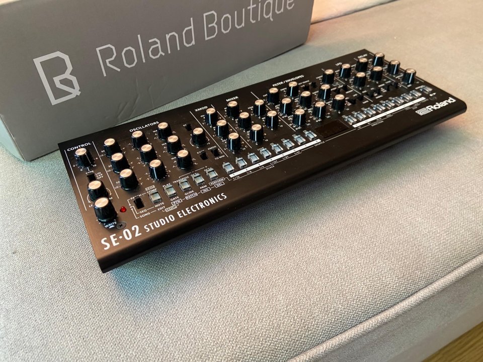 Roland Boutique SE 02