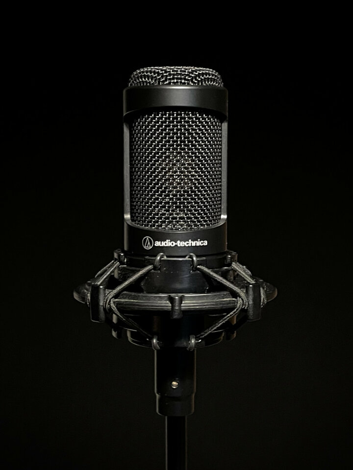 Micrófono AT2050 +antipop +araña +estuche